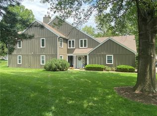 9428 W 122nd St, Overland Park, KS 66213