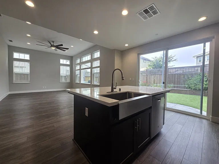 1429 Brody Bird Ln — Photo 23