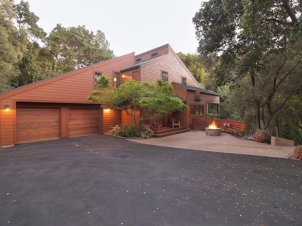 1st image of 17095 Crescent Dr