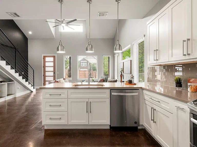 5204 Samuel Huston Ave — Photo 15