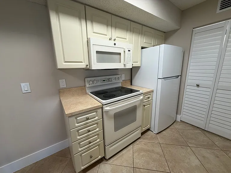 2094 Arbour Walk Cir #3014 — Photo 9