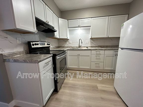 4th image of 218 Park Ave #4
