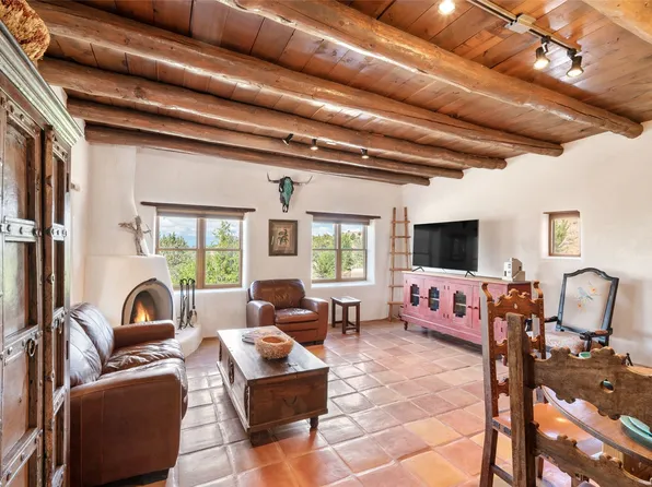 100 Three Rock Rd, Santa Fe, NM 87506