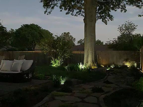 2nd image of 1720 Chaucer Dr