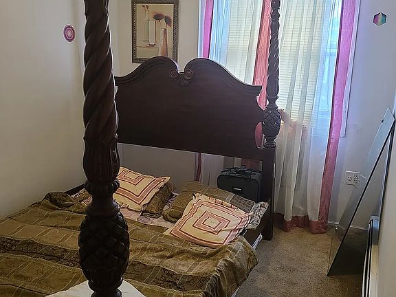 5th image of 772 Lincoln Ave
