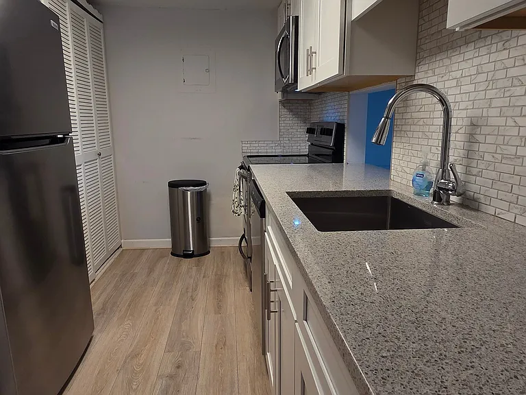 207 5th Ave SW #208 — Photo 11