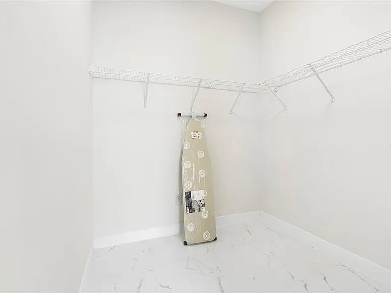 4340 Villa Alina Ct — Photo 35