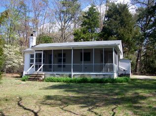 3778 Briggs Cove Rd, Hayes, VA 23072