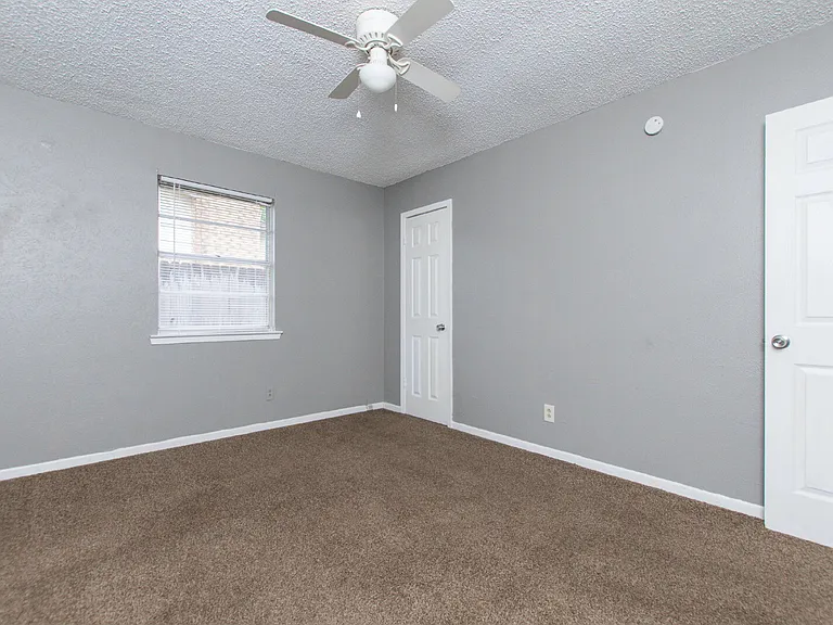 1520 McCarthy Ave — Photo 14