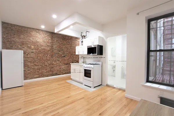 Rented by Corcoran | media 21