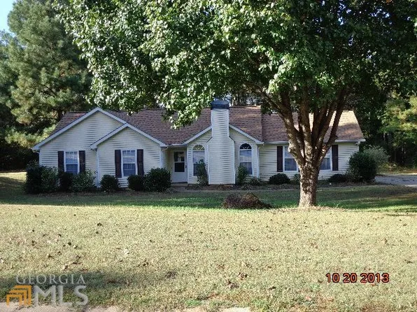 261 Winthrop Dr, Sharpsburg, GA 30277