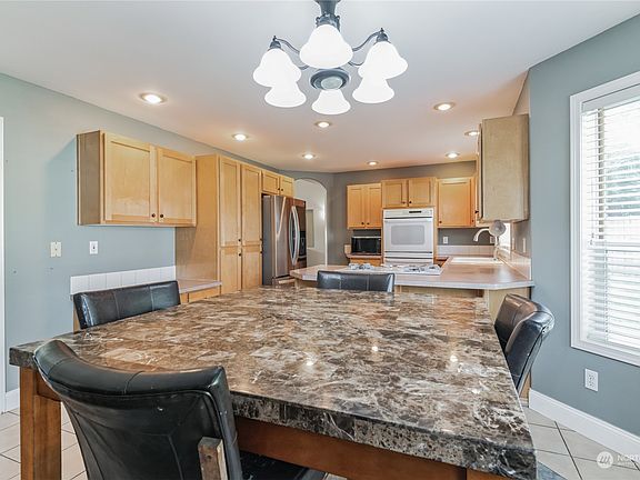 4th image of 15202 88th Avenue Ct E