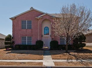 2252 Bresee Dr, Carrollton, TX 75010