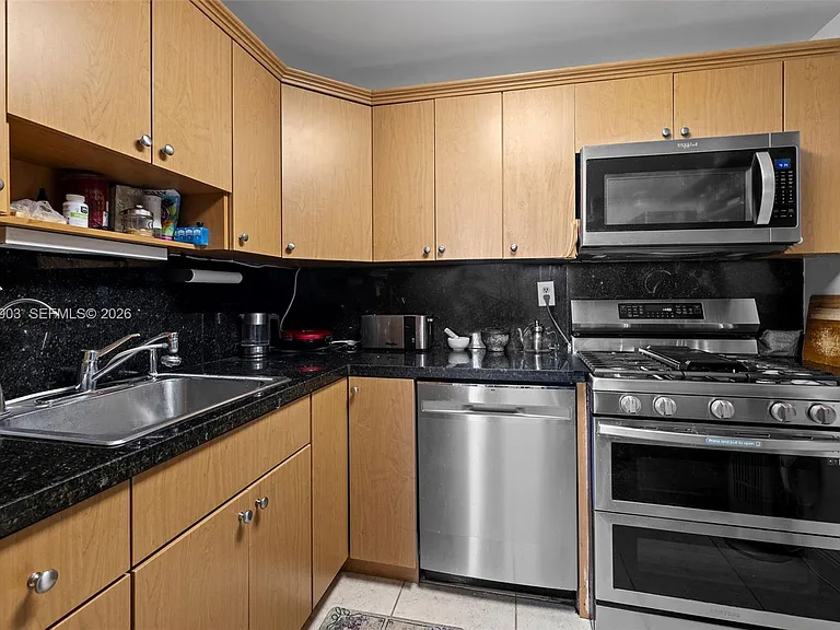 13120 SW 92nd Ave #B-505 — Photo 33