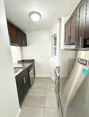 5th image of 525 E 81st St #4A1