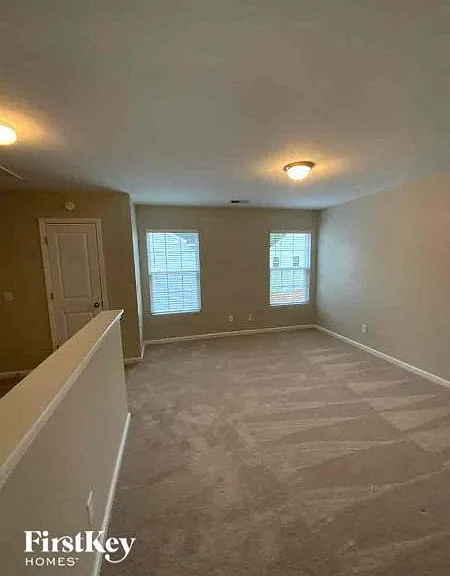 918 Laurel Oak Ln — Photo 4