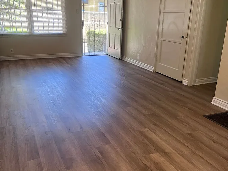 2386 Magnolia Ave — Photo 5