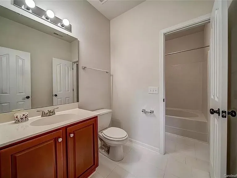 10947 Princeton Village Dr — Photo 17