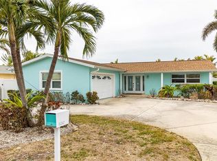 11260 8th St E, Treasure Island, FL 33706
