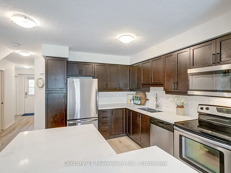37 Silver Glen Blvd — Photo 12