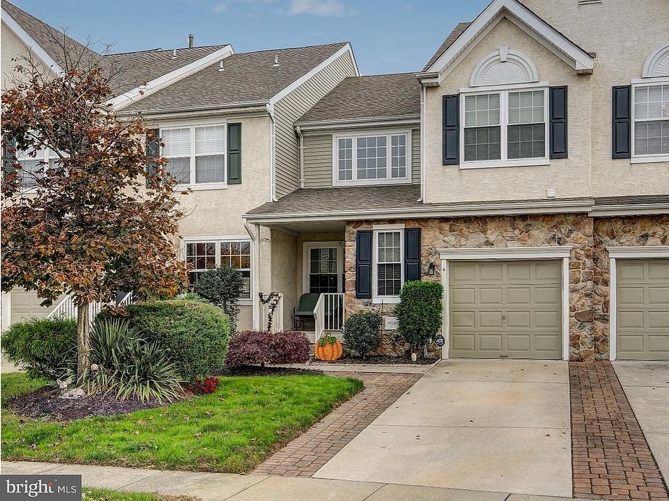 1st image of 4 Hearthstone Ln