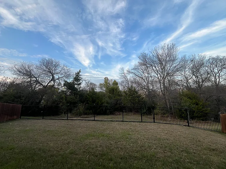 2405 Bigleaf Ct — Photo 32