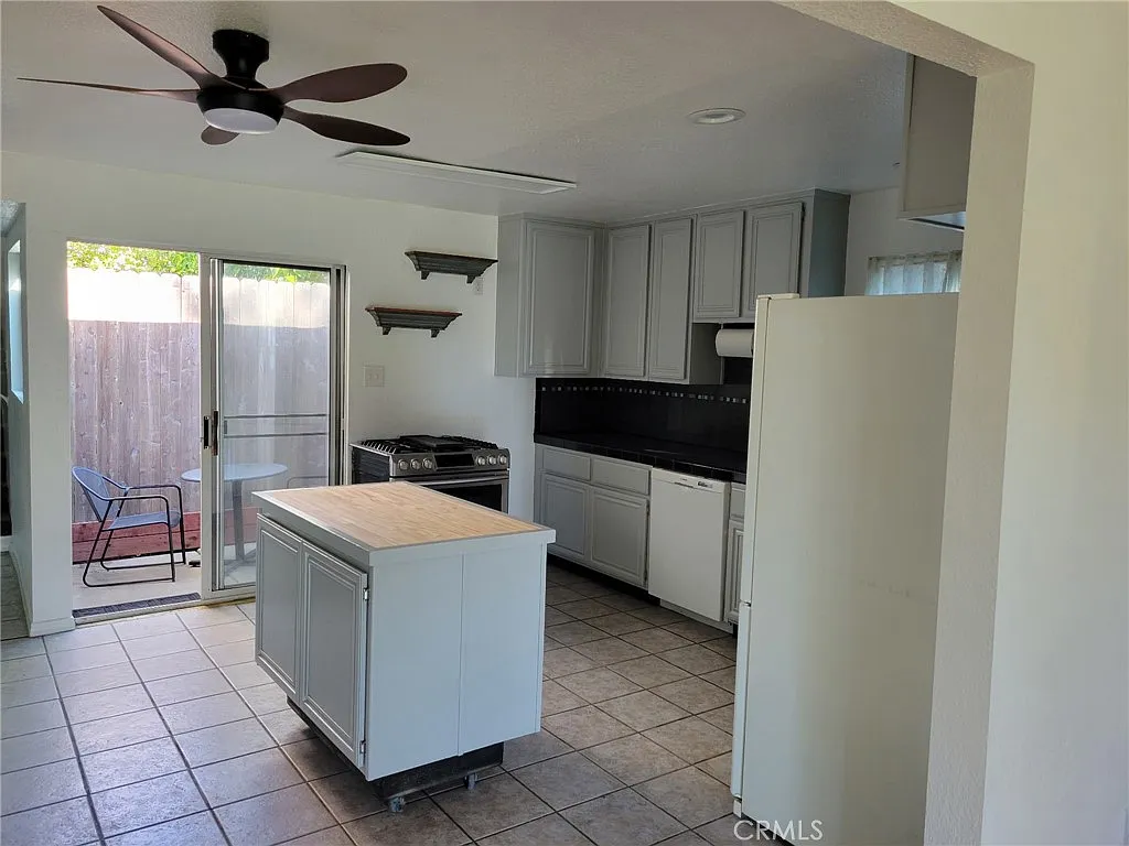 4 bed, 1872 sqft, $6,500 — Photo 2