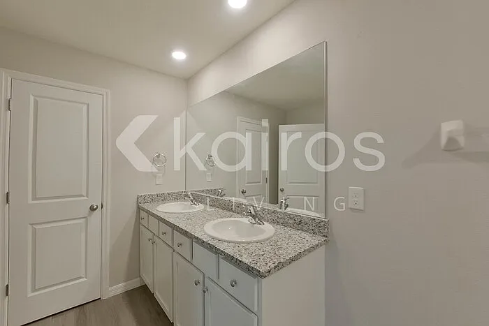 8675 SW 43rd Ter — Photo 18
