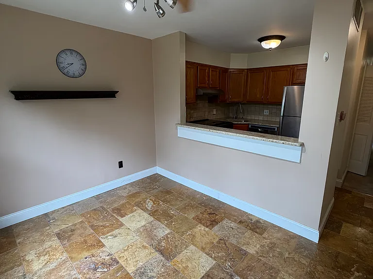 114 Kings Croft — Photo 5