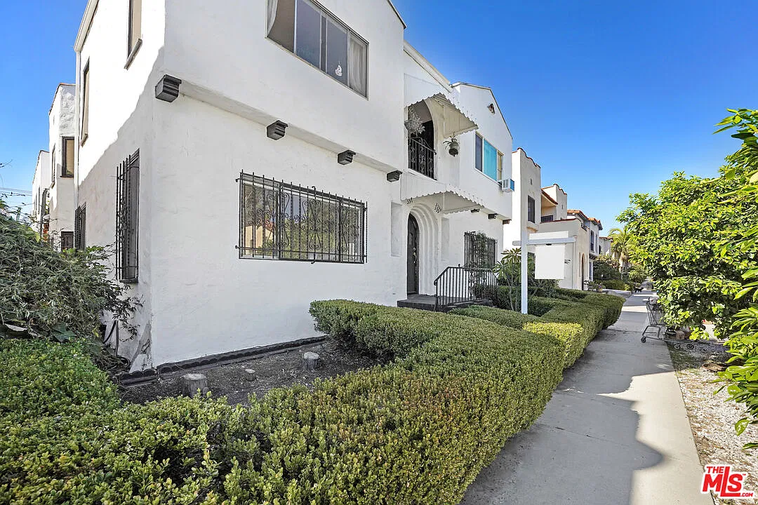 2 bed, 2.0 bath, 5148 sqft, $6,000 — Photo 1