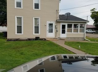 302 Iowa Ave, Sabula, IA 52070