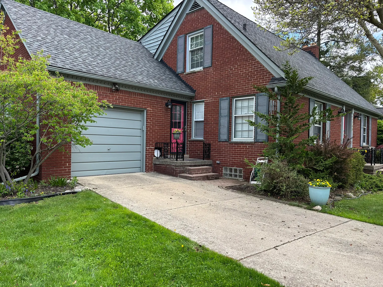 4168 Seminole Dr photo 1