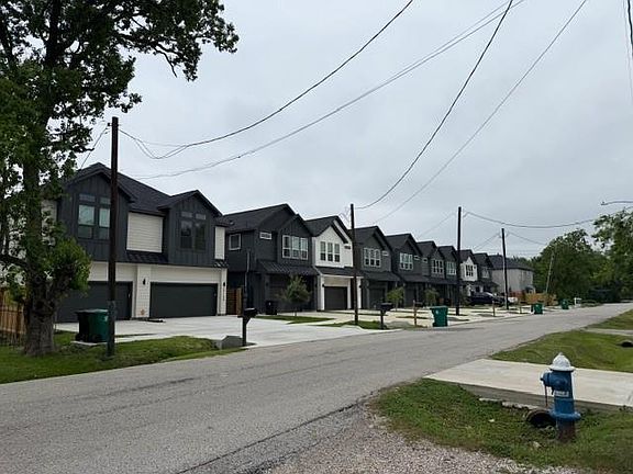 4th image of 3714 Lydia St