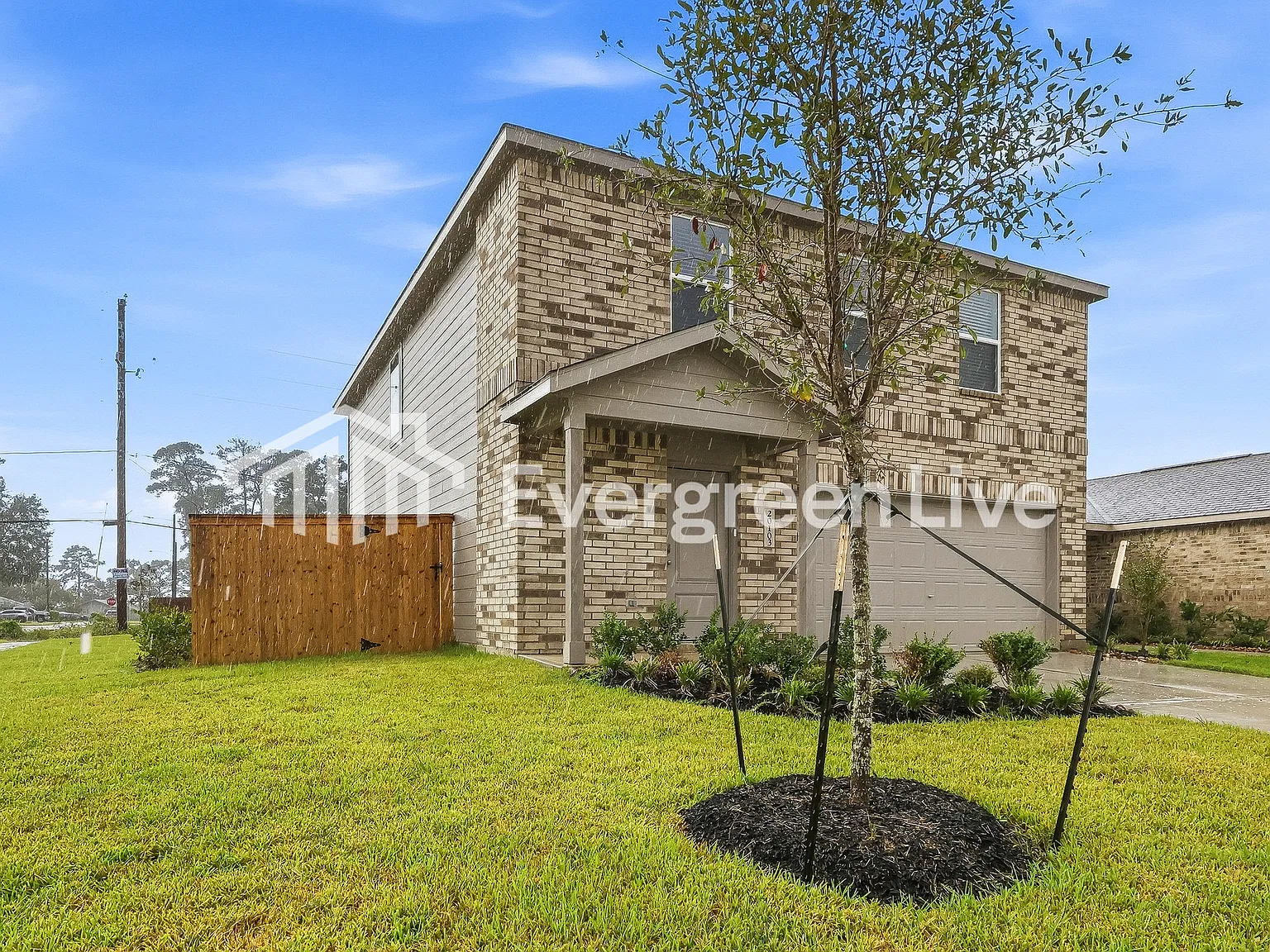 4 bed, 2.5 bath, 1979 sqft, $1,945 — Photo 2