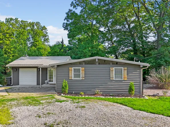 5570 Paradise Ct, Martinsville, IN 46151