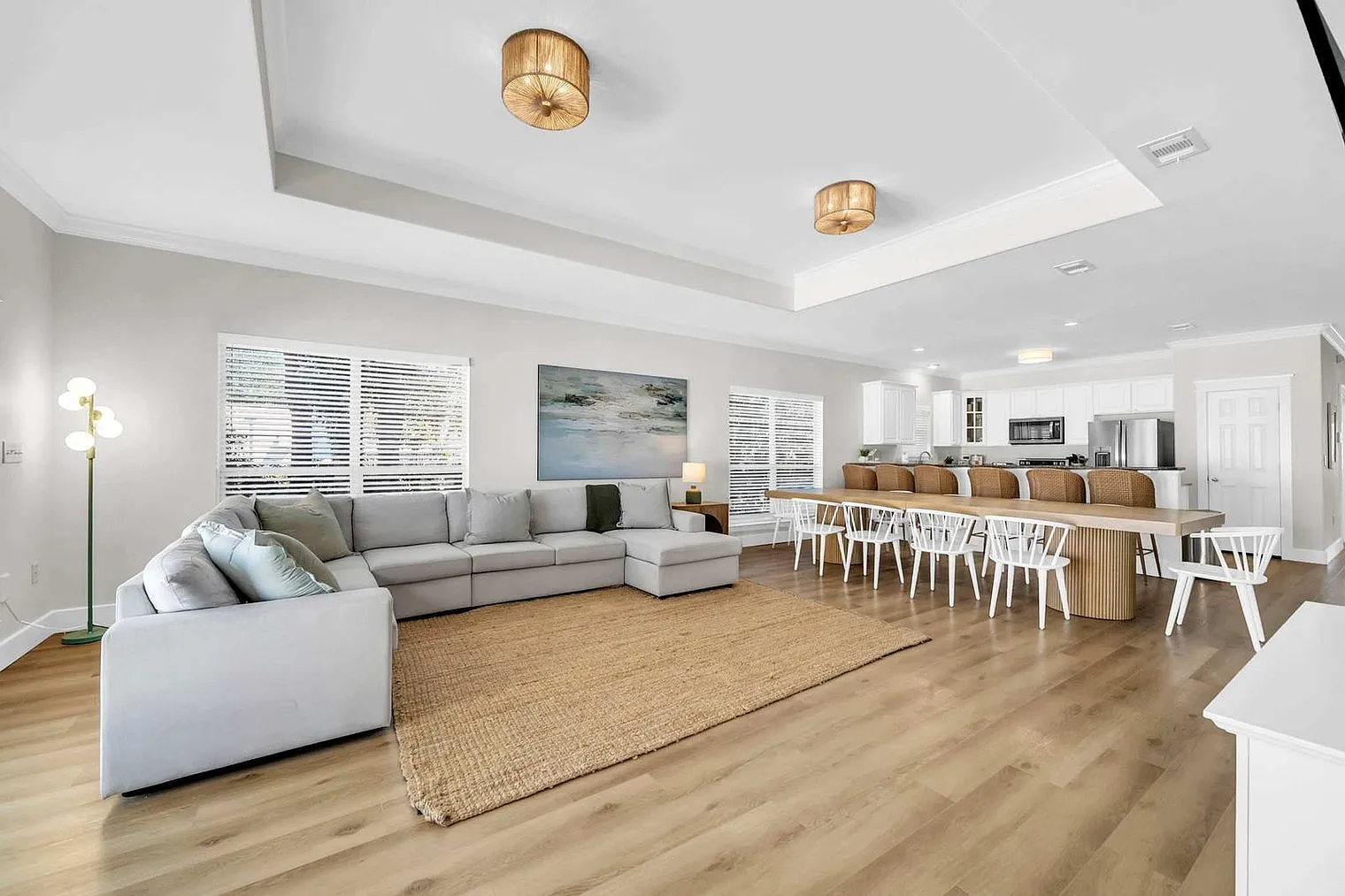 6 bed, 4.0 bath, 2335 sqft, $10,059 — Photo 4