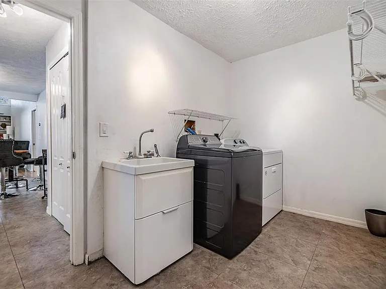 1 Fernery Ln — Photo 30