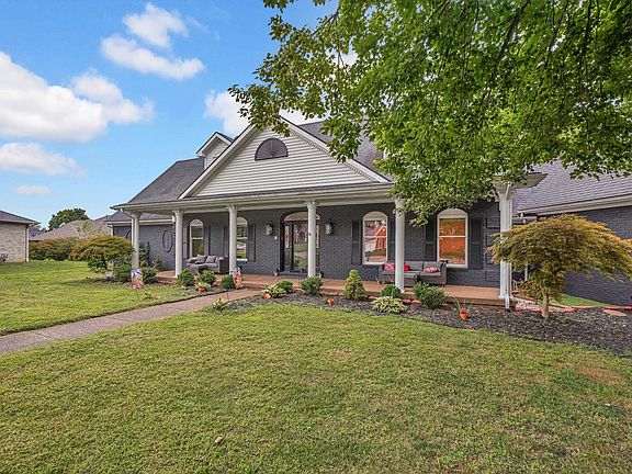 5th image of 2346 Balmoral Dr
