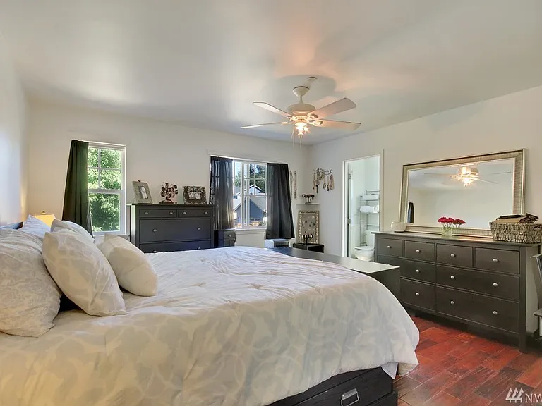 1637 McDonald Ave — Photo 7