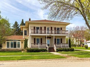 612 S High St, Lake City, MN 55041