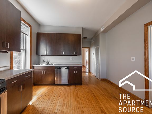 5th image of 3112 W Fullerton Ave APT 3