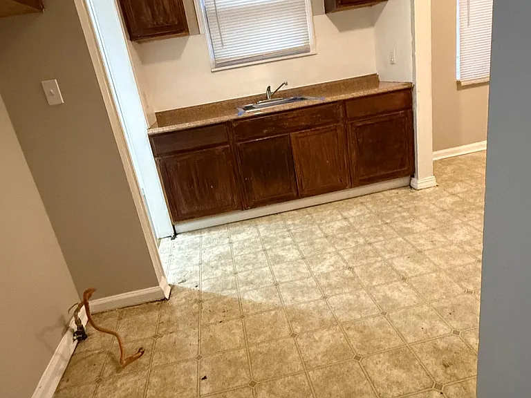 10370 Britain St — Photo 5