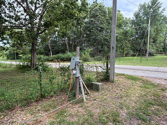 3rd image of 3177 W Farm Road 112