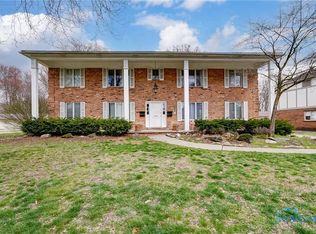 4054 Stonehenge Dr, Sylvania, OH 43560