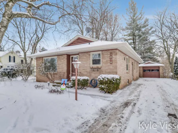 1814 Boston St SE, Grand Rapids, MI 49506