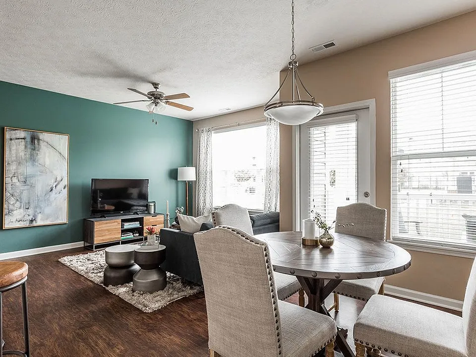Maple Knoll Apartments
