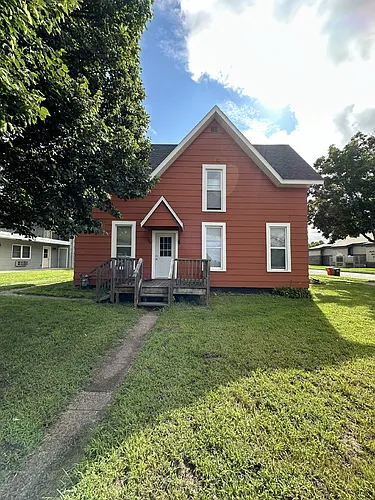 838 1/2 W Menomonie St Photo 1
