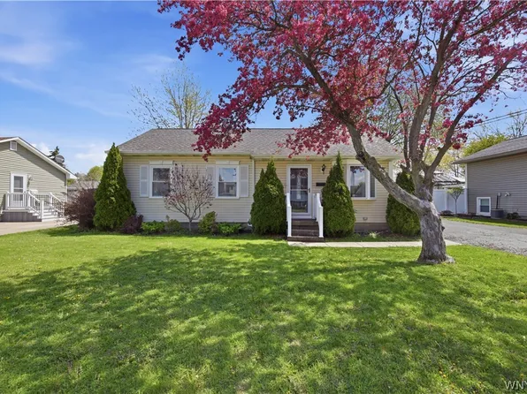 1331 102nd St, Niagara Falls, NY 14304