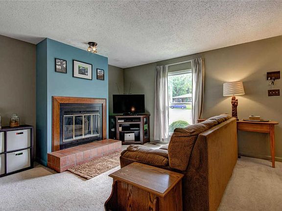 5th image of 9904 Chiles Ct