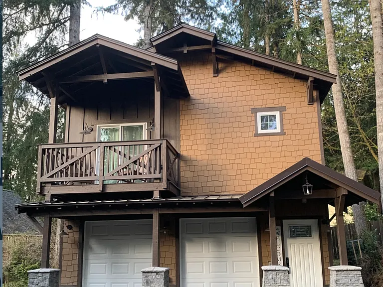 Timberlake Dr E — Photo 1